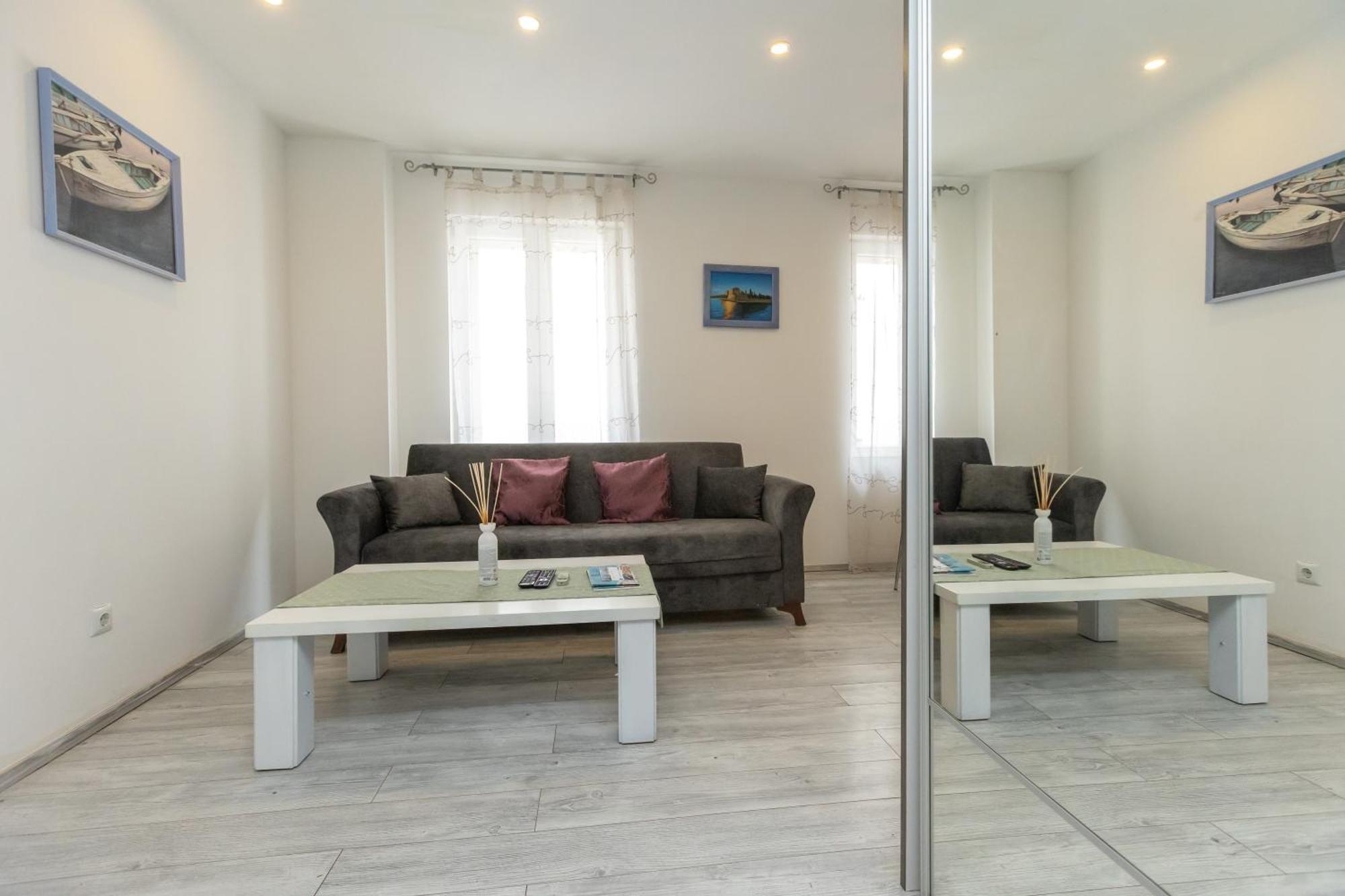 Alpha Loft 1Br Apartment In Center Zadar Bagian luar foto