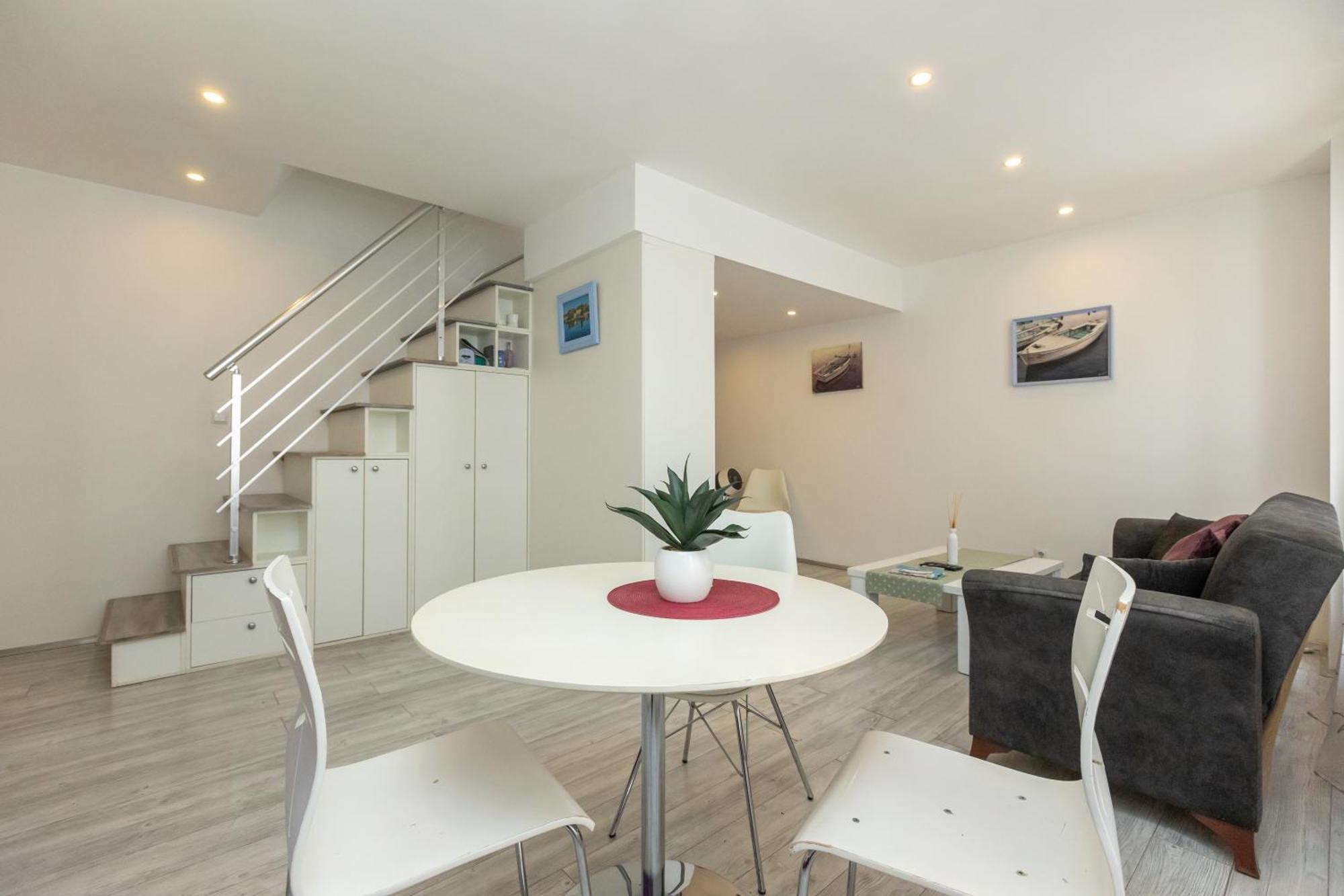 Alpha Loft 1Br Apartment In Center Zadar Bagian luar foto
